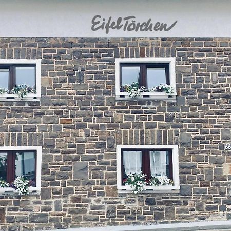Eifeltoerchen Bed & Breakfast Kirchheim  Exterior foto